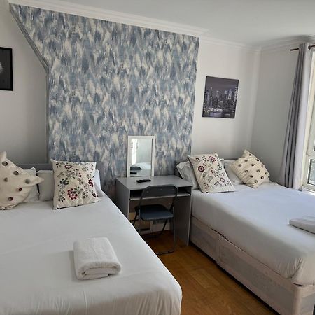 Budget Grey House Лондон Экстерьер фото